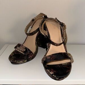 Floral heels size 7
